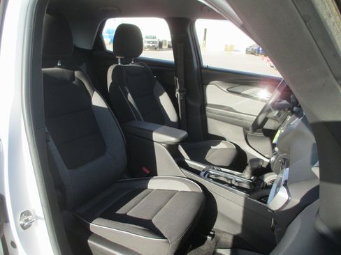 Used 2023 Chevrolet TrailBlazer LS image 16