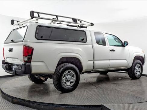 Used 2020 Toyota Tacoma SR image 8