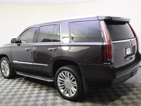 Used 2015 Cadillac Escalade Premium AWD/4WD image 3