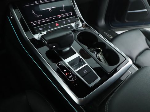 Used 2019 Audi Q8 Premium Plus w/ Premium Plus AWD/4WD image 16