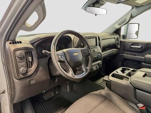 Used 2025 Chevrolet Silverado 2500 Custom w/ Custom Convenience Package AWD/4WD image 9