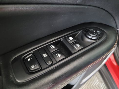 Used 2018 Jeep Compass Latitude w/ Safe & Security Group FWD image 27