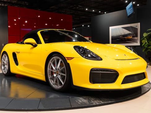 Used 2016 Porsche Boxster Spyder RWD image 43