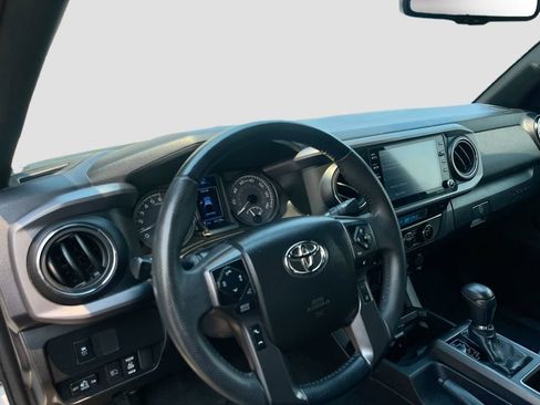 Used 2023 Toyota Tacoma TRD Off-Road AWD/4WD image 9