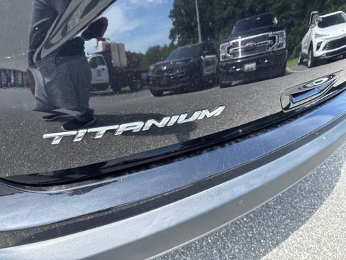 Used 2022 Ford Edge Titanium AWD/4WD image 8