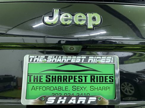 Used 2022 Jeep Cherokee Latitude Lux w/ Sun & Sound Group AWD/4WD image 13