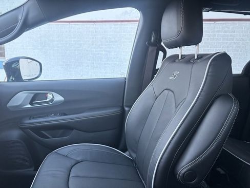 New 2026 Chrysler Pacifica Limited w/ S Appearance Package image 24