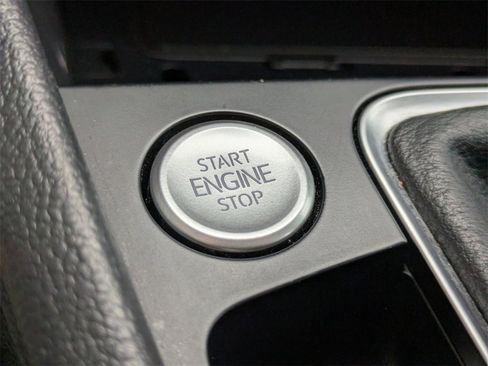 Used 2023 Volkswagen Jetta SE image 28