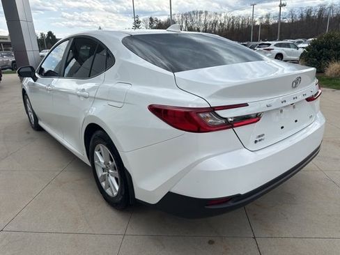 Used 2025 Toyota Camry LE w/ Convenience Package image 5