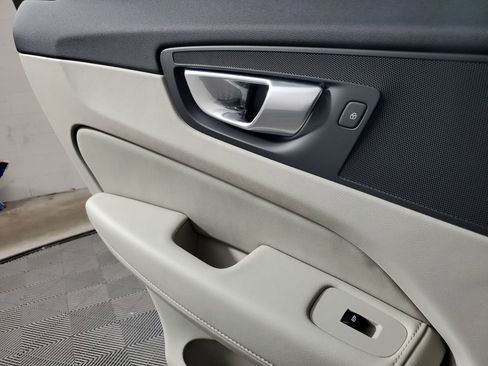 Used 2023 Volvo XC60 B5 Core w/ Climate Package image 20