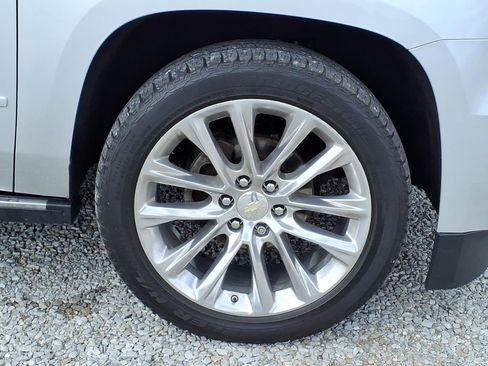 Used 2019 Chevrolet Tahoe Premier w/ Premier Plus Edition AWD/4WD image 17