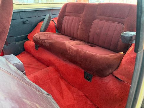 Used 1987 GMC Jimmy 4WD image 12