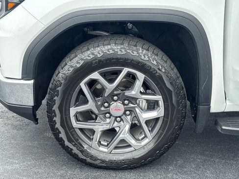 Used 2025 GMC Sierra 1500 SLT w/ SLT Premium Plus Package AWD/4WD image 27
