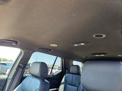 Used 2022 Chevrolet Traverse RS w/ LPO, Floor Liner Package FWD image 9