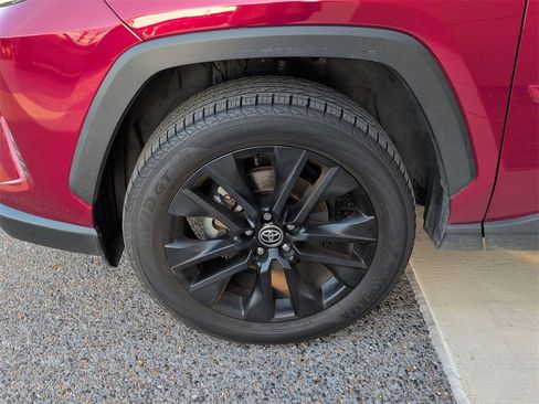 Used 2020 Toyota RAV4 Limited image 10