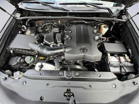 Used 2017 Toyota 4Runner Limited image 9