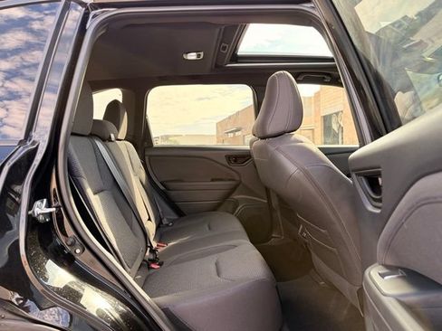 Used 2025 Subaru Forester Premium AWD/4WD image 18