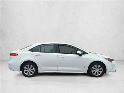 Used 2024 Toyota Corolla LE image 4