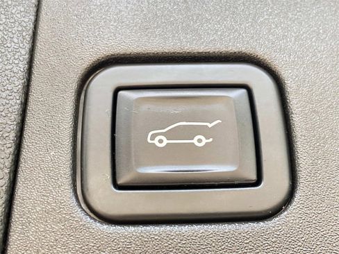 Used 2021 Cadillac XT5 Premium Luxury image 14