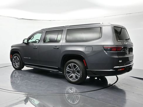 Used 2024 Jeep Wagoneer L Series II image 8