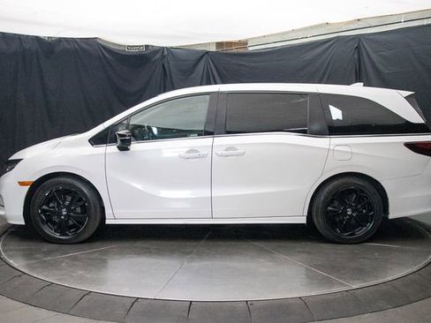 Used 2023 Honda Odyssey Sport image 9