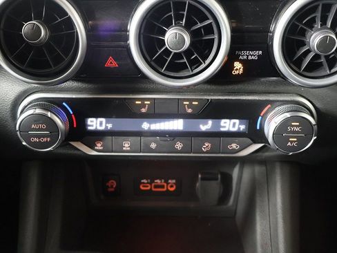 Used 2025 Nissan Sentra SR image 42