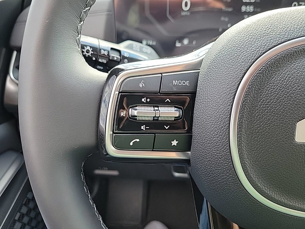 New 2026 Kia Carnival SX w/ SX Dark Edition Package FWD image 26