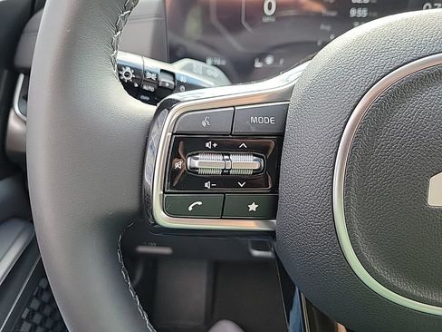 New 2026 Kia Carnival SX w/ SX Dark Edition Package FWD image 26