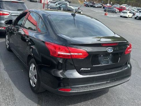 Used 2018 Ford Focus S image 2