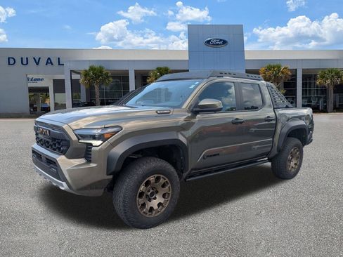Used 2025 Toyota Tacoma 4x4 Double Cab Hybrid image 8