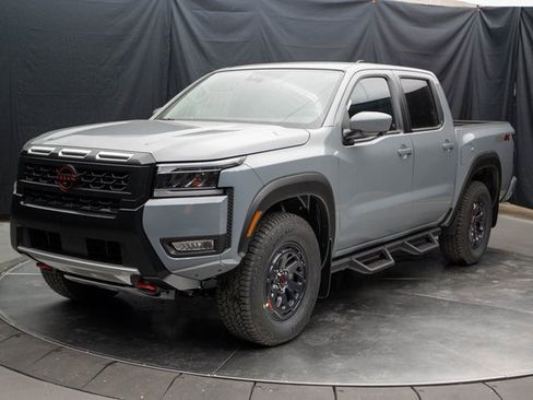 Used 2025 Nissan Frontier PRO-4X w/ Pro Convenience Package image 6