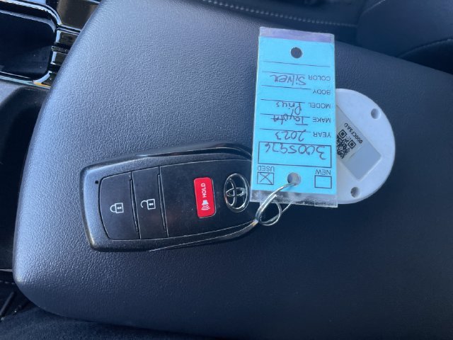 Used 2023 Toyota Prius XLE AWD/4WD image 18