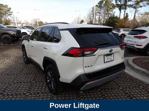 Used 2022 Toyota RAV4 Limited image 8