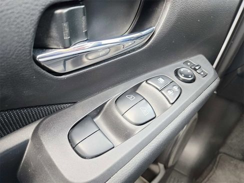 Used 2021 Nissan Kicks SV image 32