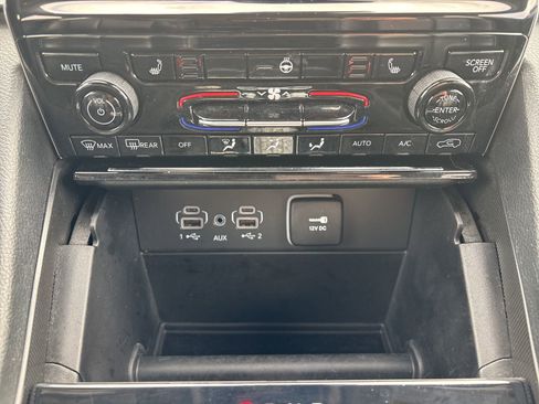 Used 2023 Jeep Grand Cherokee L Limited image 42