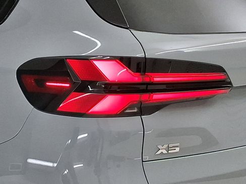 New 2026 BMW X5 M60i w/ Executive Package AWD/4WD image 11