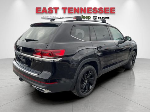 Used 2023 Volkswagen Atlas SE image 3