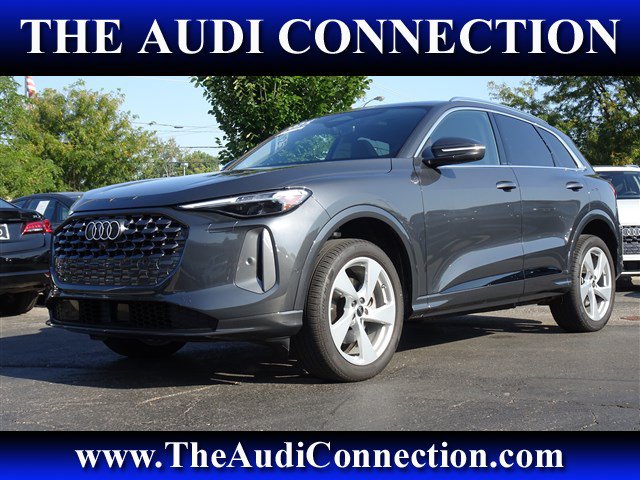 Certified 2025 Audi Q5 Premium Plus w/ Premium Plus AWD/4WD image 1