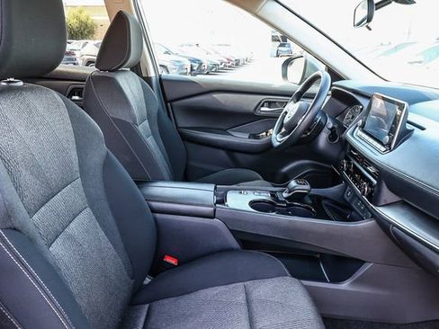 Used 2024 Nissan Rogue SV FWD image 18