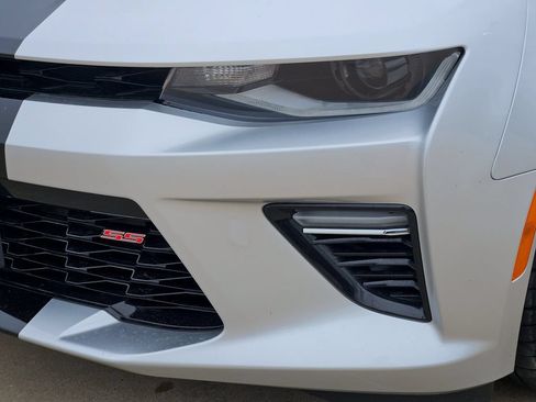 Used 2018 Chevrolet Camaro SS RWD image 11