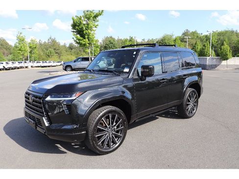 Used 2024 Lexus GX 550 AWD/4WD image 3
