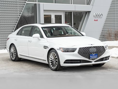 Used 2020 Genesis G90 3.3T Premium image 2