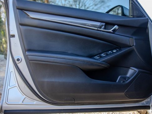 Used 2019 Honda Accord Sport image 25