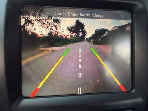 Used 2015 Jeep Cherokee Trailhawk w/ Comfort/Convenience Group image 39