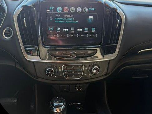 Used 2019 Chevrolet Traverse LT w/ LT Premium Package image 12