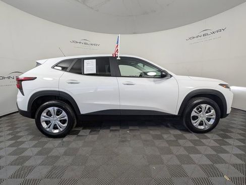 Certified 2025 Chevrolet Trax LS FWD image 9