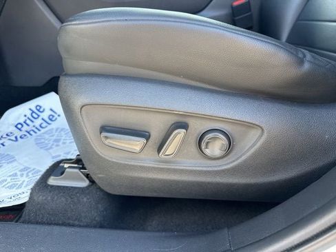Used 2021 Toyota Highlander XLE AWD/4WD image 25