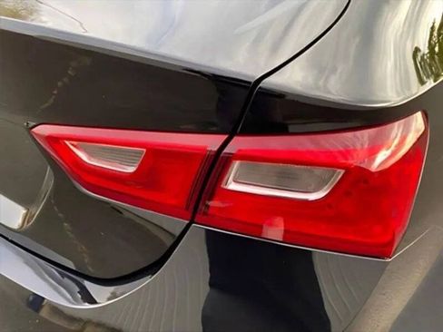 Used 2020 Chevrolet Malibu LS FWD image 15