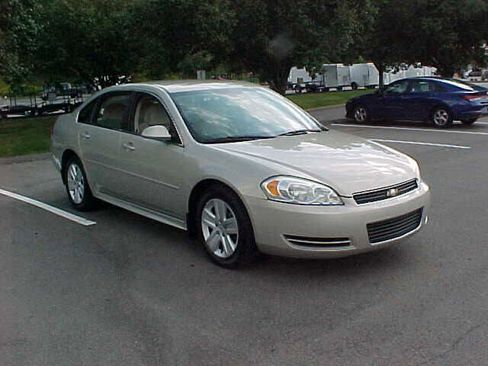 Used 2011 Chevrolet Impala LS image 2