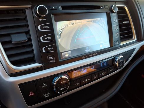 Used 2019 Toyota Highlander Limited Platinum image 37